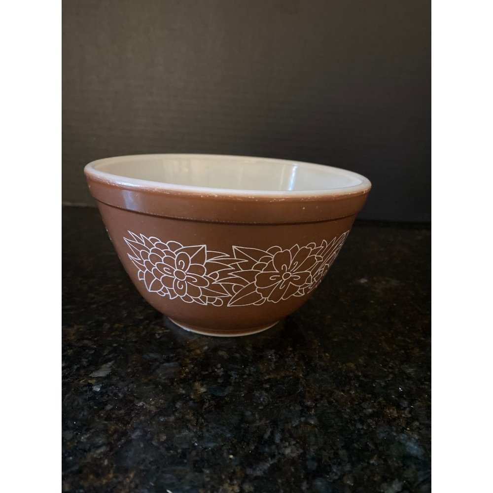 Pyrex1 1/2 Pint Brown Woodland Mixing Bowl, 401